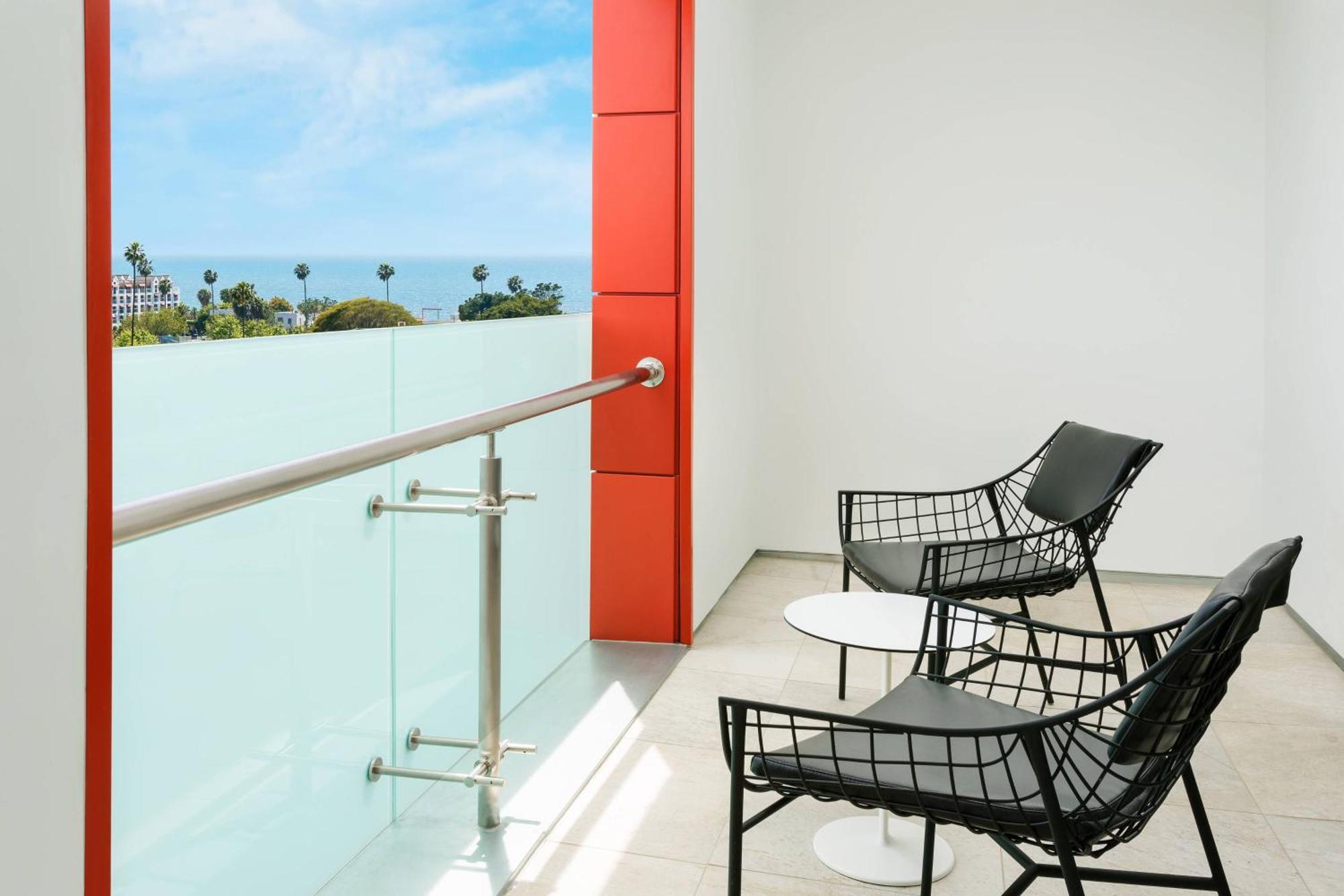 Courtyard By Marriott Santa Monica Hotell Exteriör bild