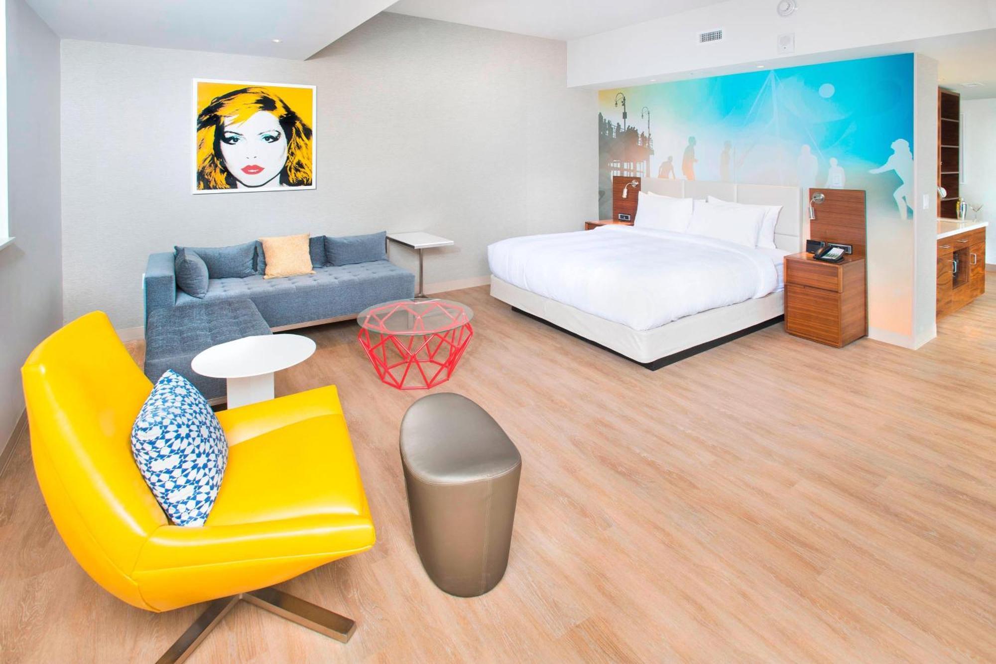 Courtyard By Marriott Santa Monica Hotell Exteriör bild