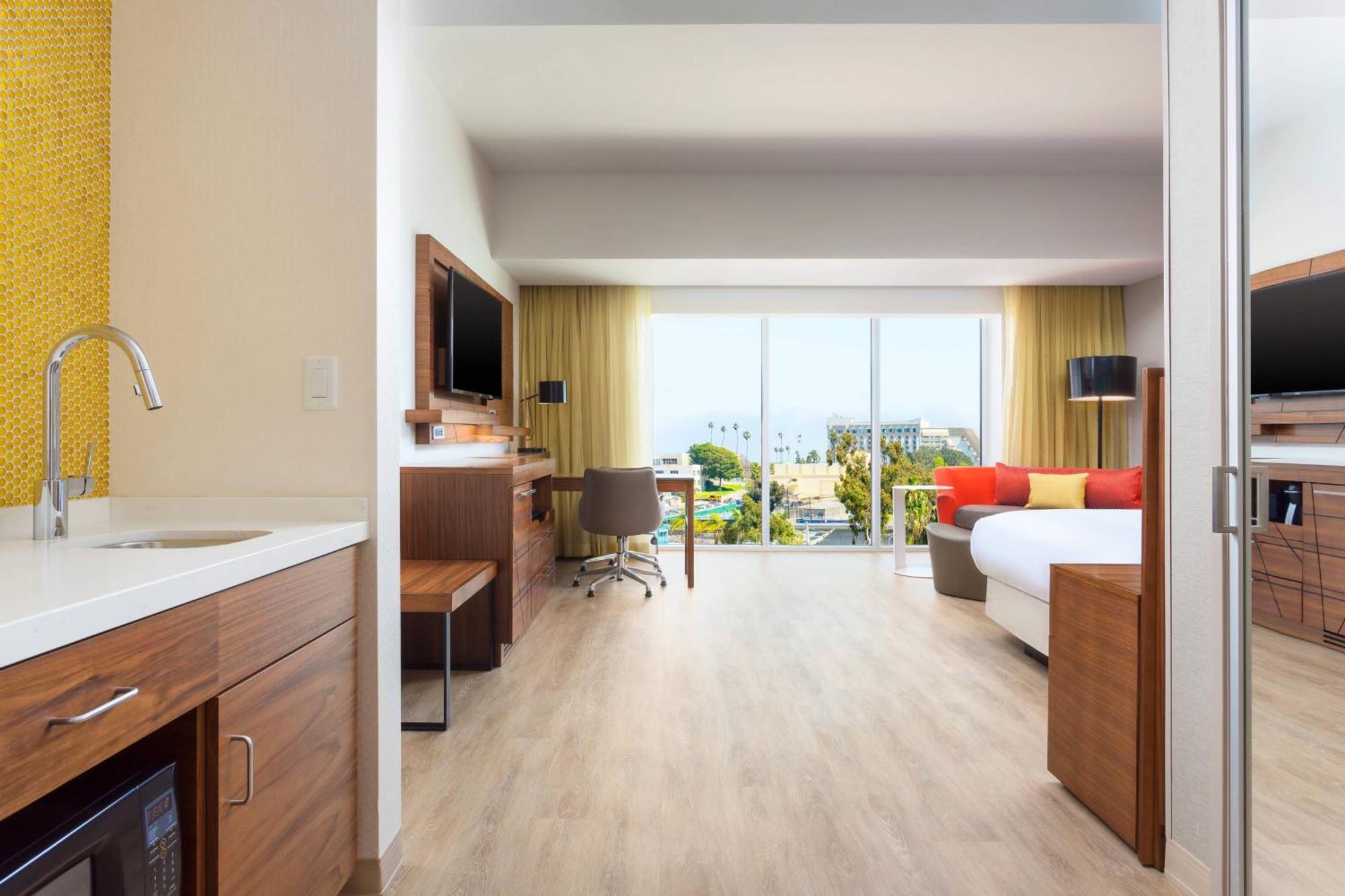 Courtyard By Marriott Santa Monica Hotell Exteriör bild