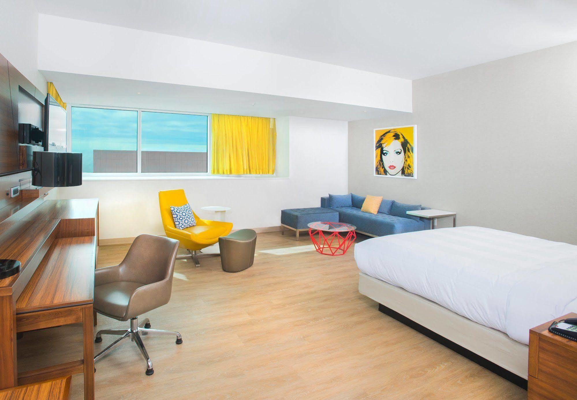 Courtyard By Marriott Santa Monica Hotell Exteriör bild